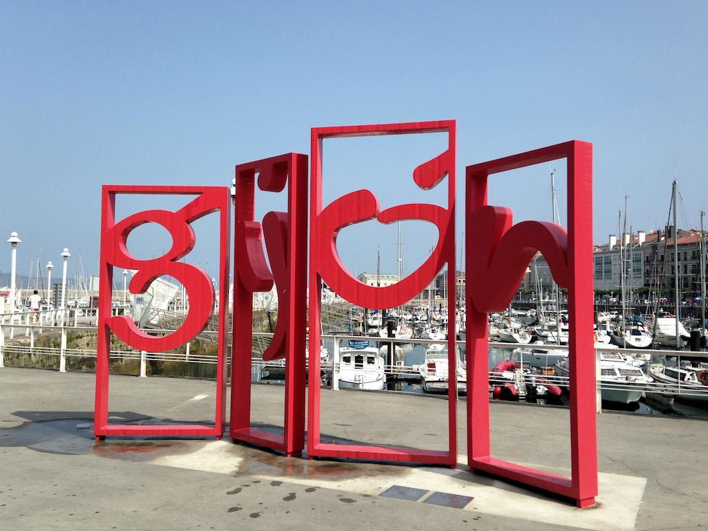 Alojamientos Albor I Gijon Bagian luar foto